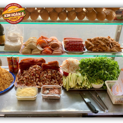 Phân phối sỉ lẻ bánh mì từ quán ăn, xe đẩy, cửa hàng thực phẩm đến người tiêu dùng cá nhân